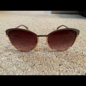 Jessica Simpson sunglasses